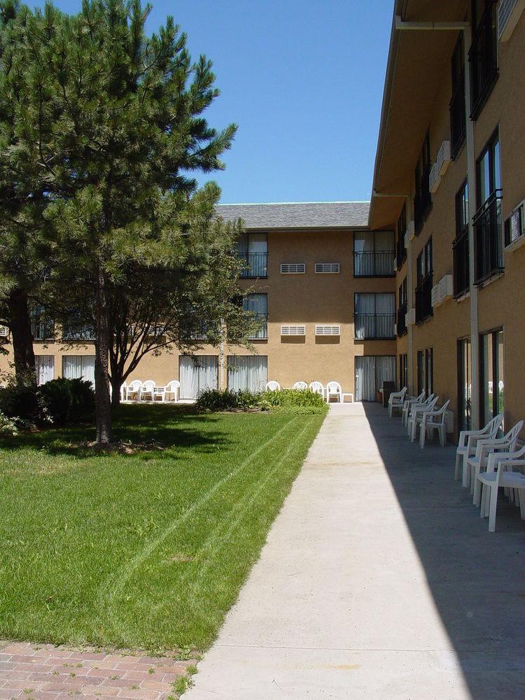 Clarion Hotel & Conference Center Colorado Springs Bagian luar foto