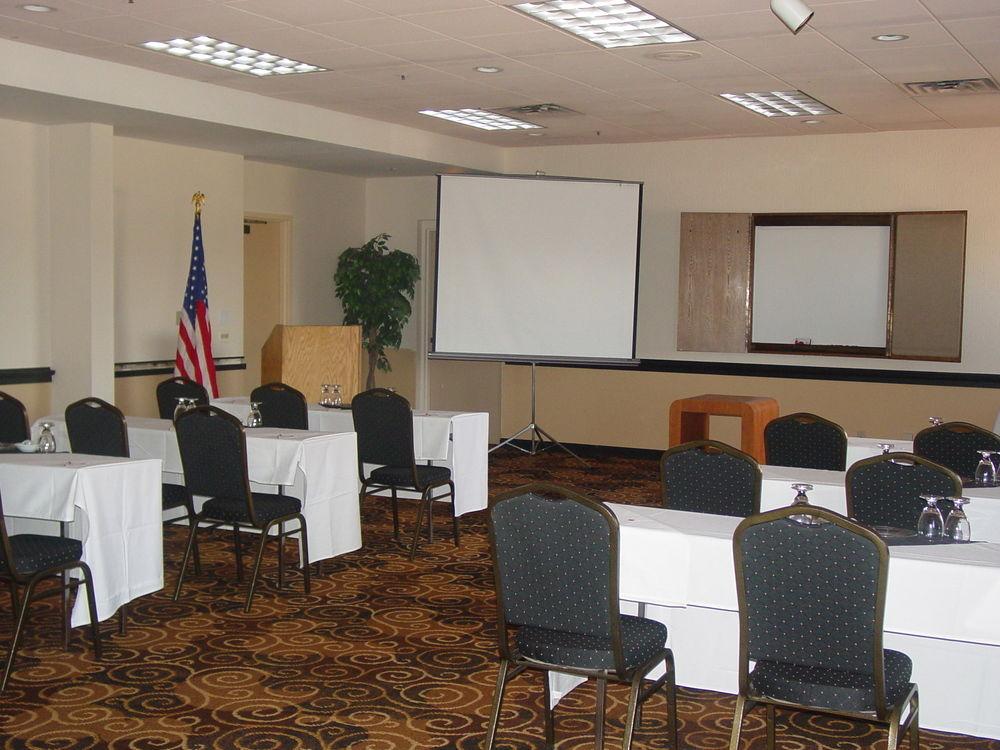 Clarion Hotel & Conference Center Colorado Springs Bagian luar foto