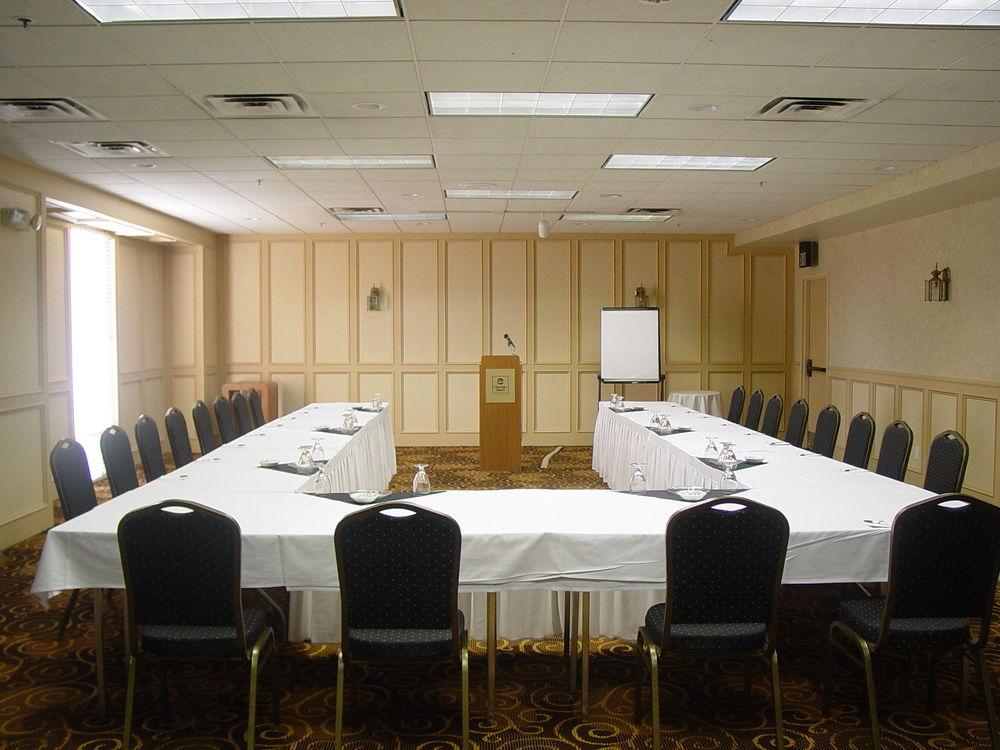 Clarion Hotel & Conference Center Colorado Springs Bagian luar foto