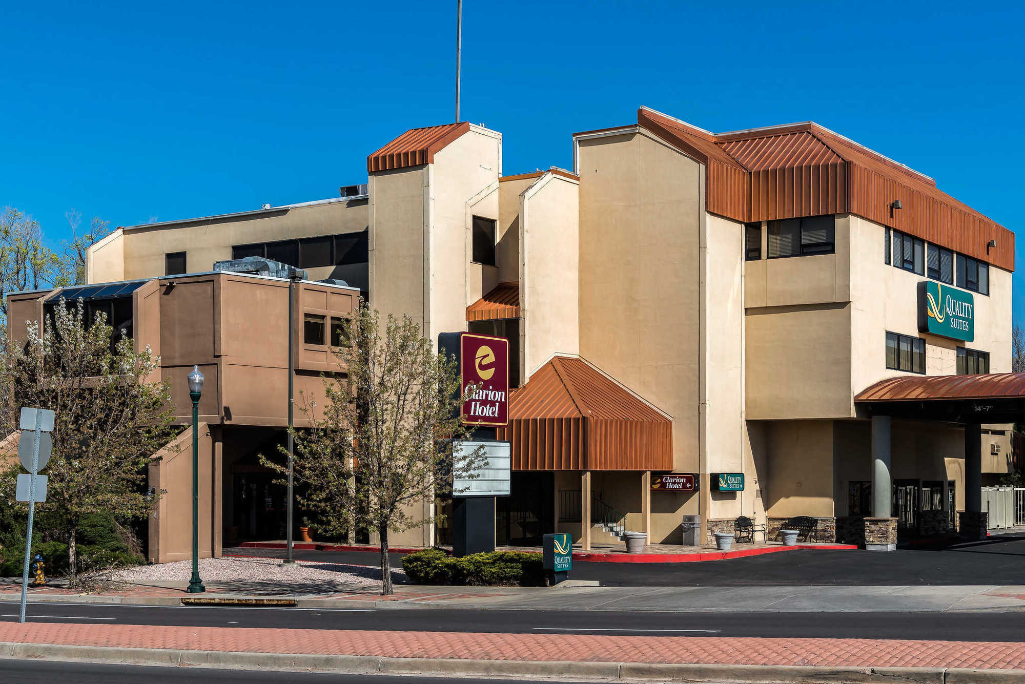 Clarion Hotel & Conference Center Colorado Springs Bagian luar foto