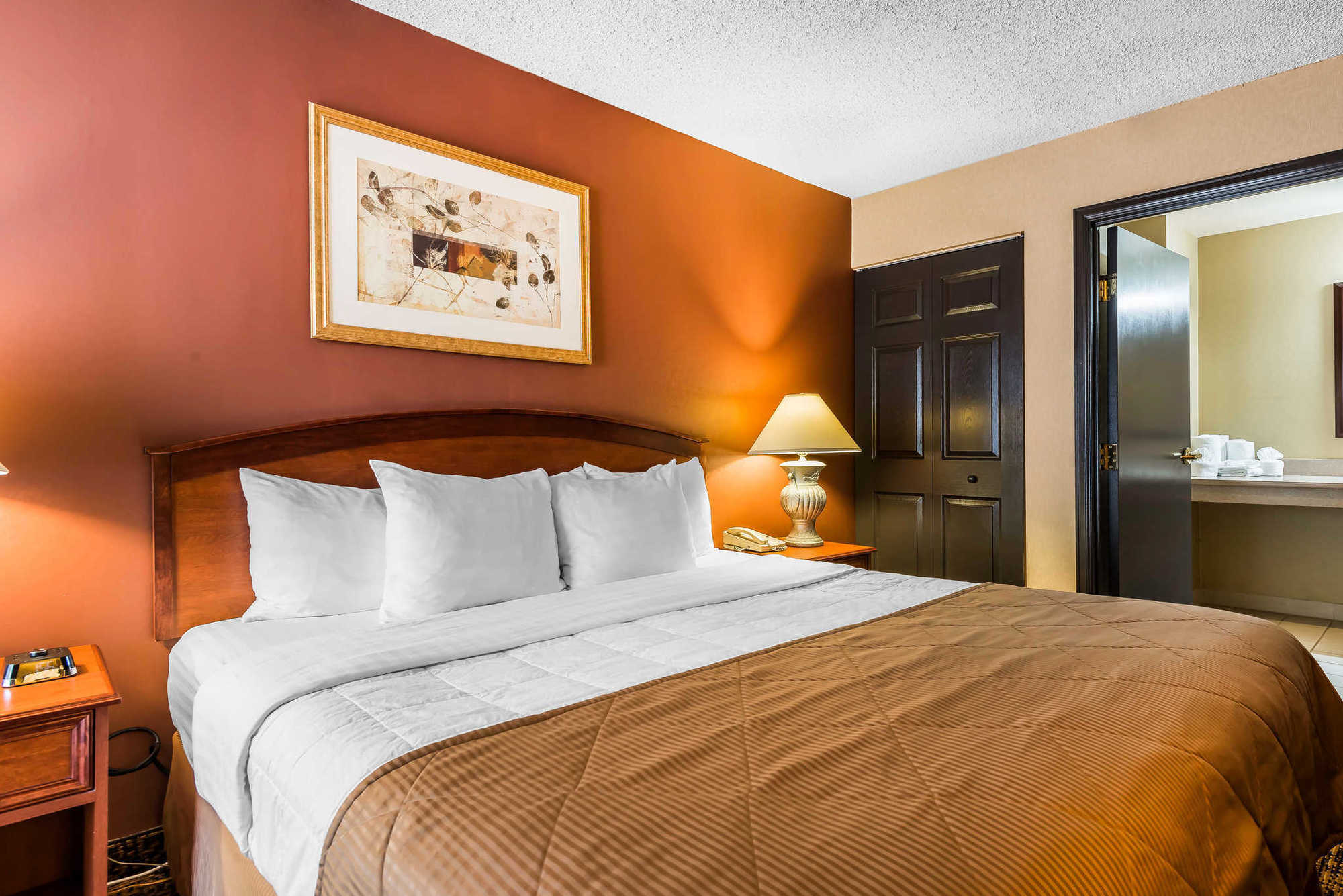 Clarion Hotel & Conference Center Colorado Springs Ruang foto