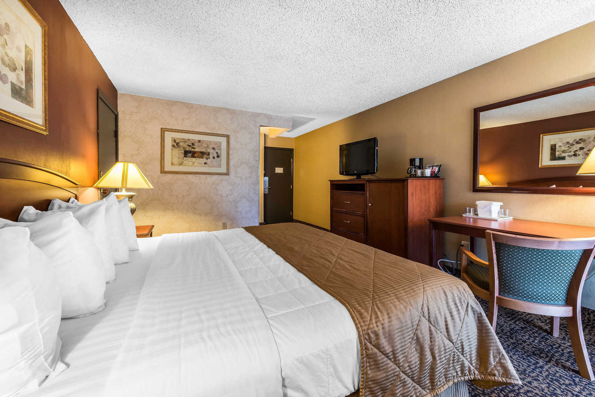 Clarion Hotel & Conference Center Colorado Springs Ruang foto