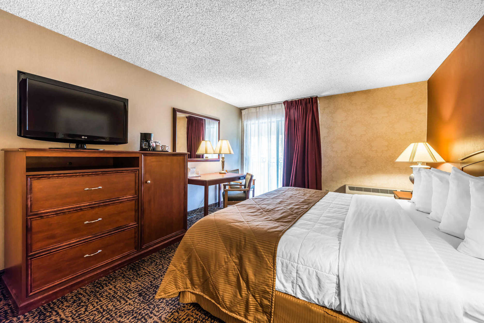 Clarion Hotel & Conference Center Colorado Springs Ruang foto