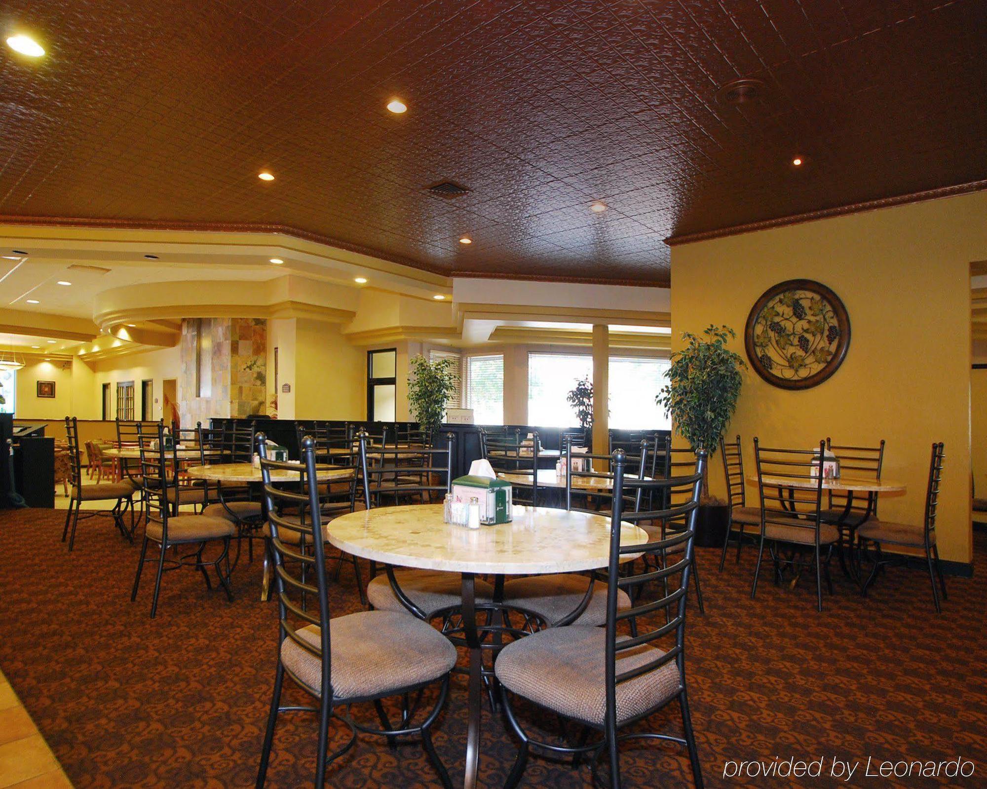 Clarion Hotel & Conference Center Colorado Springs Bagian luar foto