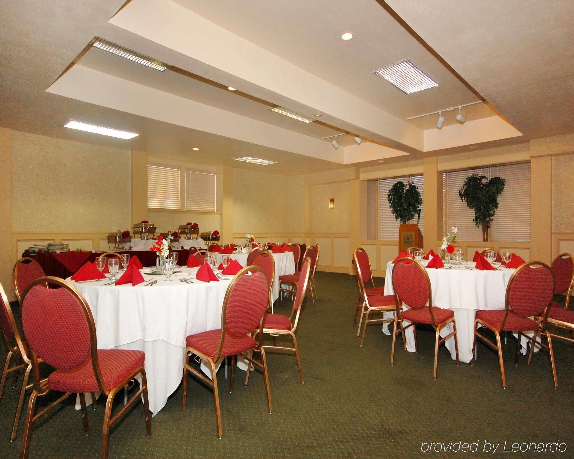 Clarion Hotel & Conference Center Colorado Springs Bagian luar foto