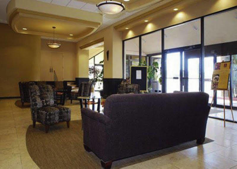 Clarion Hotel & Conference Center Colorado Springs Bagian luar foto